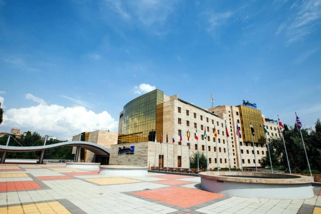 Radisson Blu Hotel Yerevan-3
