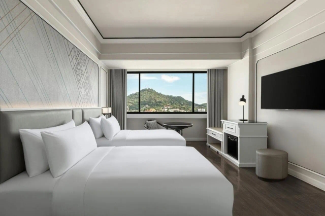 Courtyard by Marriott Phuket Town-3