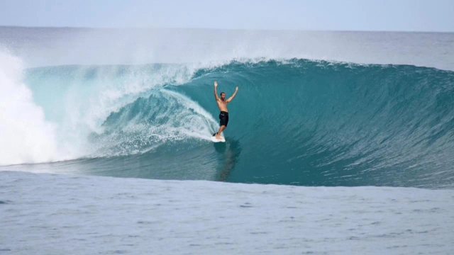 Batuta Maldives Surf View-2