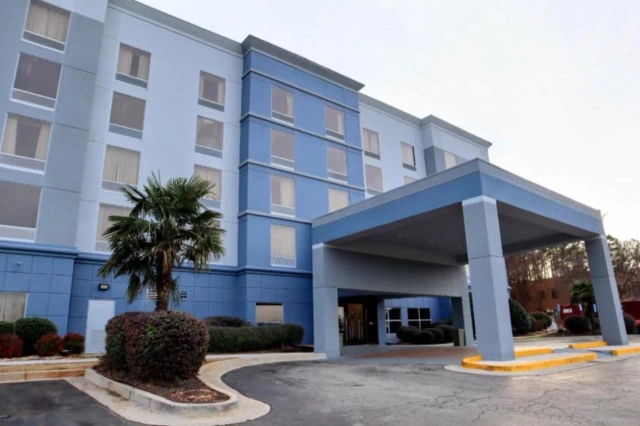 Sky Point Hotel & Suites - Atlanta Airport-2