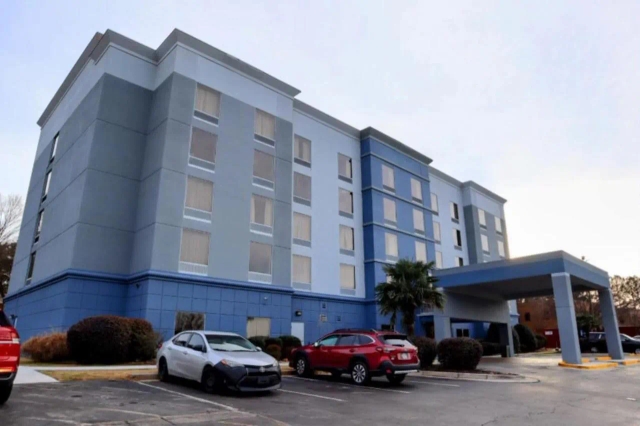 Sky Point Hotel & Suites - Atlanta Airport-3