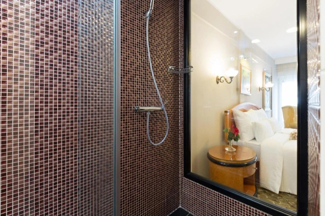 Hotel Sterling Garni-2