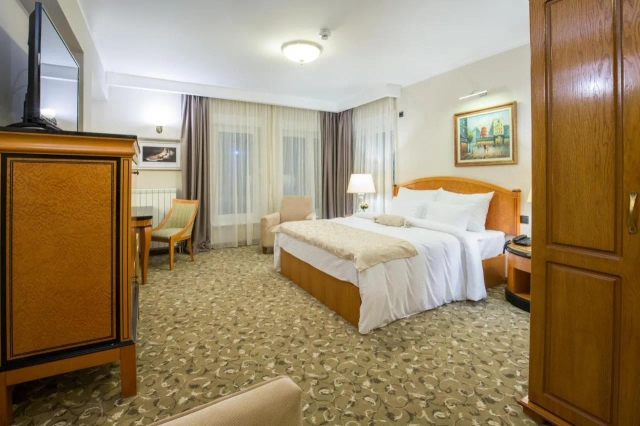 Hotel Sterling Garni-3
