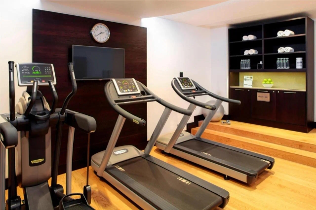 Courtyard by Marriott Belgrade City Center-3