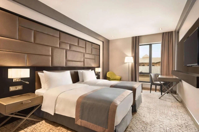Hotel Wyndham Grand Tbilisi-2