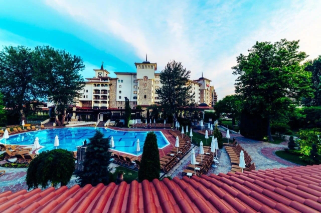 Royal Palace Helena Park Hotel-3