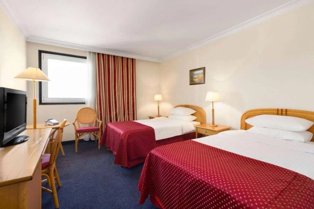 Ramada by Wyndham Sofia City Centre-3