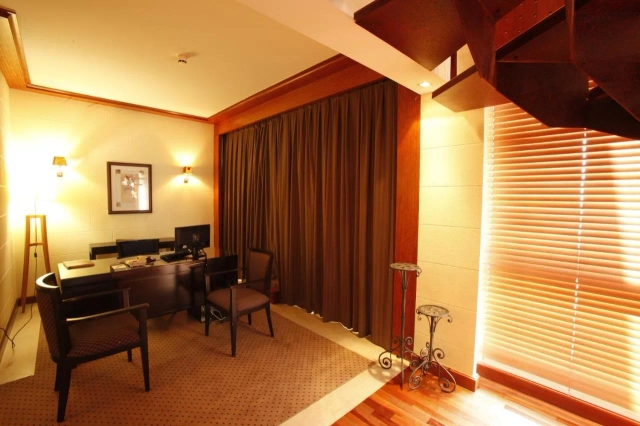 Crowne Plaza Hotel Beirut-2