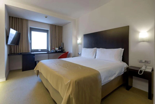 Ramada Plaza by Wyndham Bucharest Convention Center-2