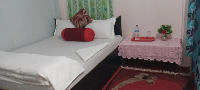 Unique Hotel and Lodge - Pleasure of Homely Stay --2