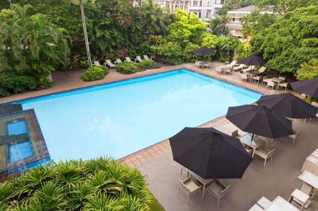 Ramada by Wyndham Colombo Hotel-2