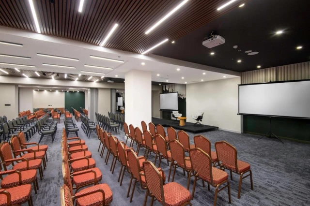 Holiday Inn Yerevan - Republic Square, an IHG hotel-3