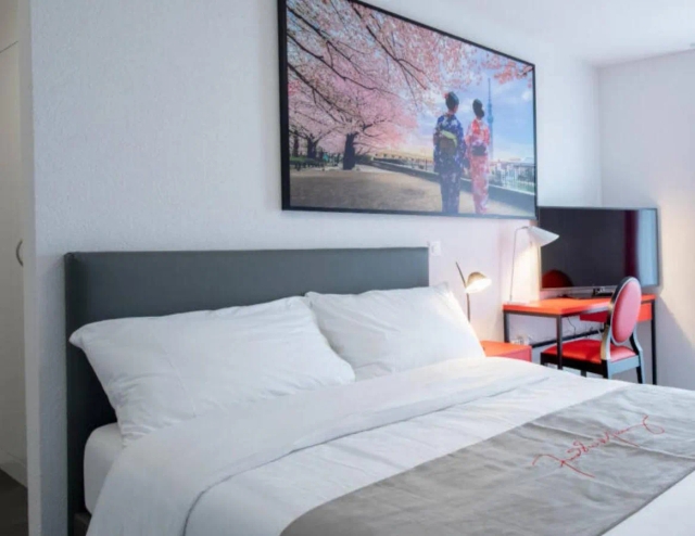 The Freddie Mercury Hotel-2