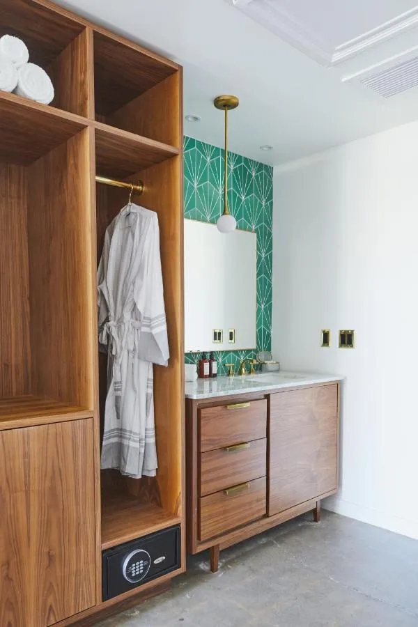 RISE Uptown-3