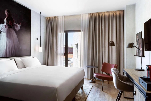 Radisson RED Madrid-3