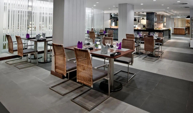 Eastin Grand Hotel Saigon-2