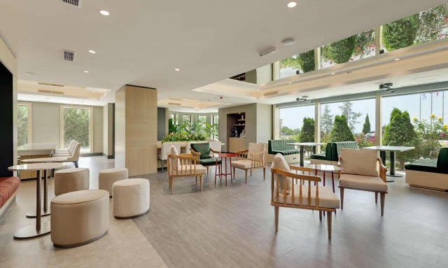 DoubleTree by Hilton Hotel Van-3