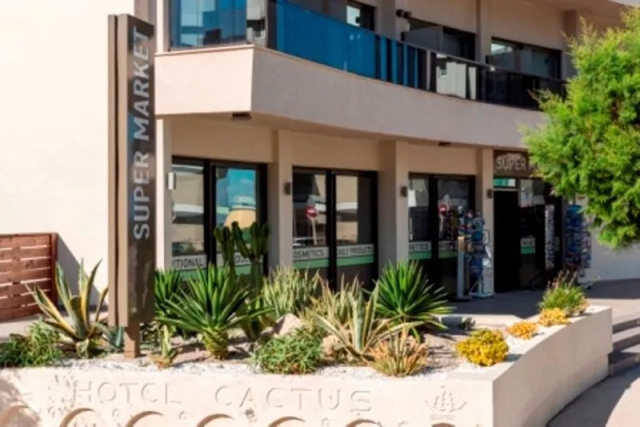 Cactus Hotel-3