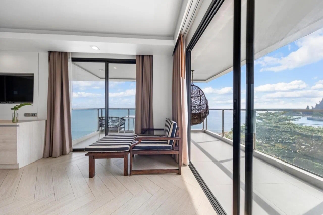 Golden Tulip Pattaya Beachfront Resort-2