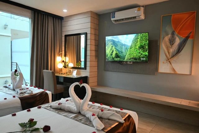 Boss Suites Nana Hotel-3