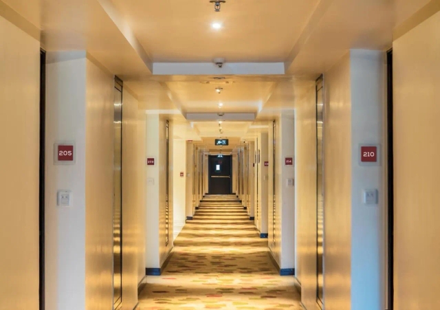 Radisson Blu Taj East Gate hotel-2