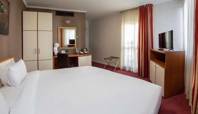 Best Western Plus Congress Hotel-3