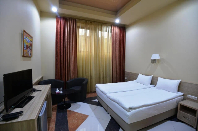 Deluxe Hotel Yerevan-3