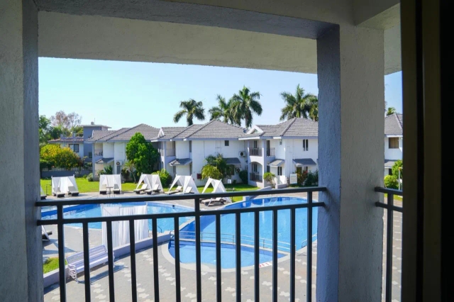 Baywatch Beachside Resort-2