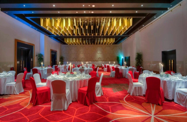 Crowne Plaza Abu Dhabi - Yas Island Hotel-3
