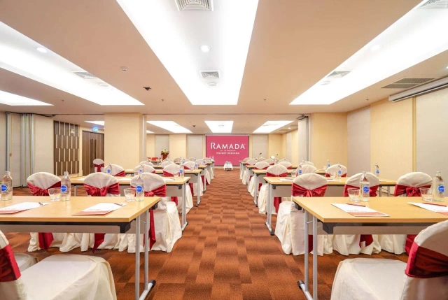 Ramada by Wyndham Phuket Deevana Patong-3