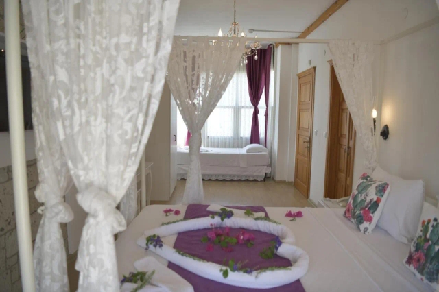 Kemerlihan Deluxe Hotel-3