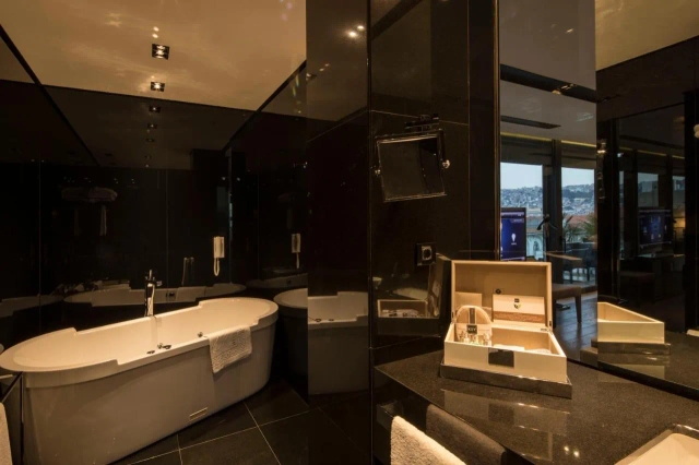 Key Hotel-2