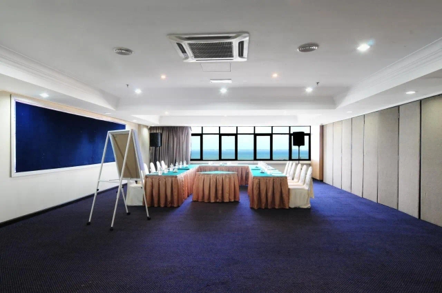 Hotel Sentral Seaview @ ​Beachfront-2