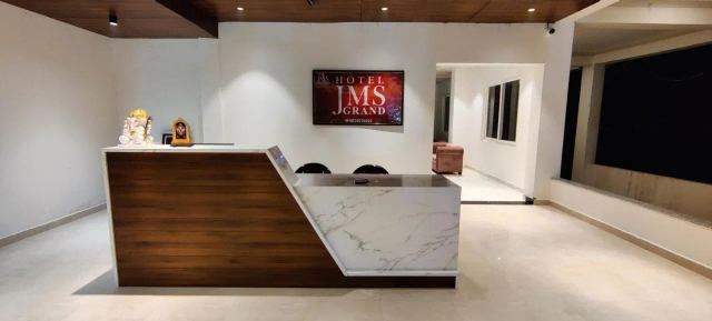 Hotel JMS Grand-2