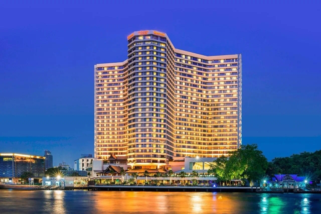 Royal Orchid Sheraton Hotel & Towers-2