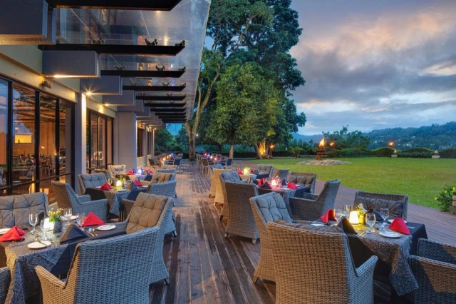 Earl's Regency Hotel-2