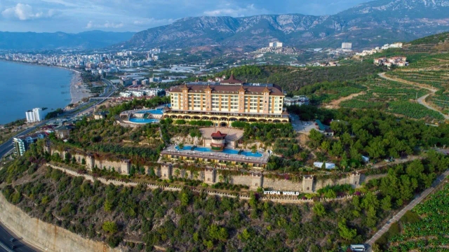 Utopia World Hotel-3