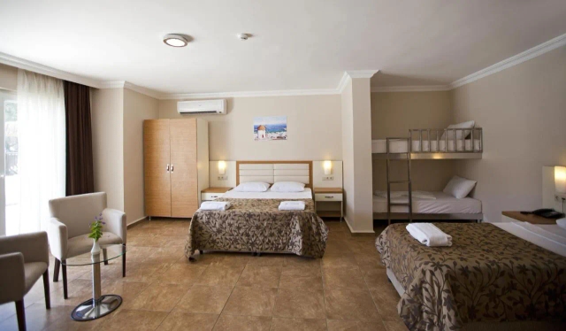 Risa Hotel-3