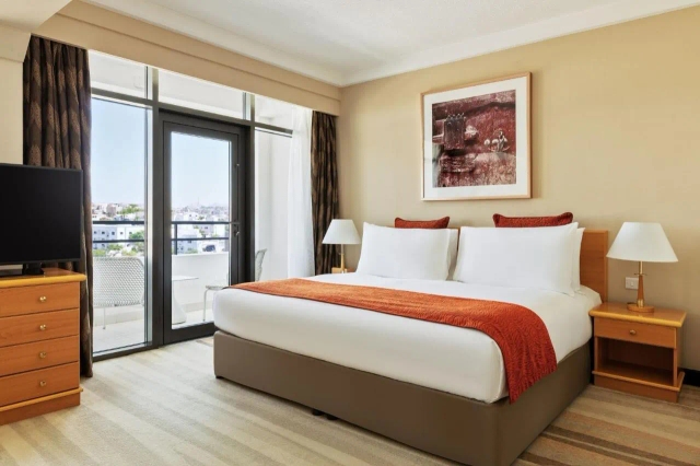 Crowne Plaza Muscat-2