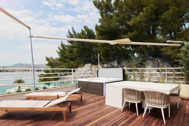 Le Meridien Lav Split-3