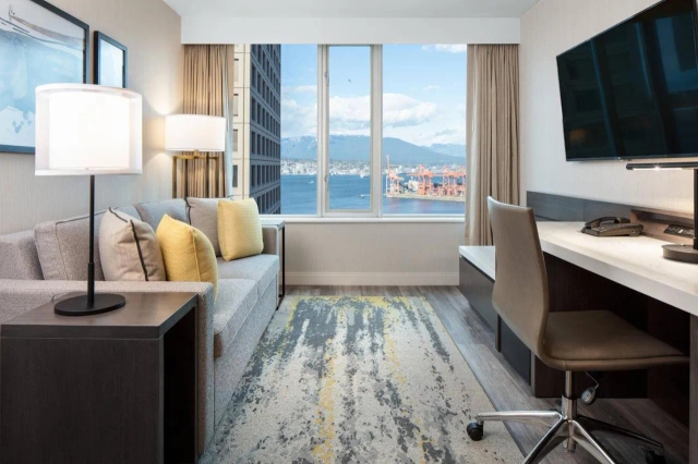 Delta Hotels by Marriott Vancouver Downtown Suites-2
