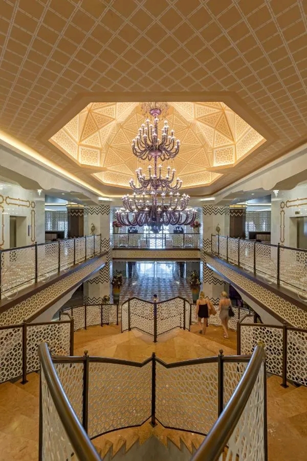 Royal Taj Mahal Hotel-3