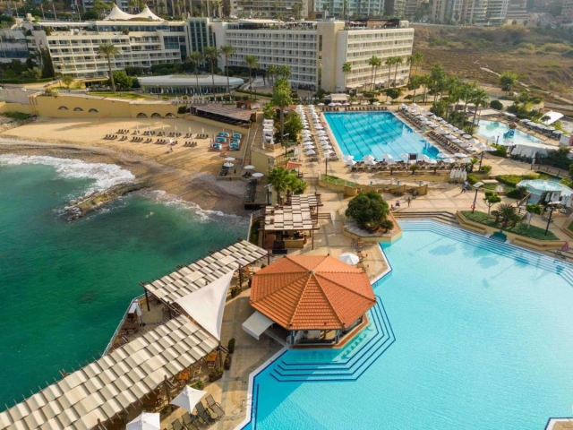 Movenpick Hotel Beirut-2