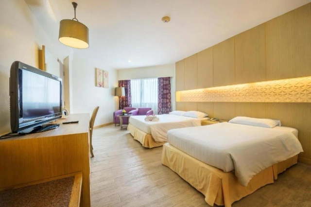 Jomtien Palm Beach Hotel and Resort-2