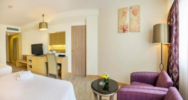 Jomtien Palm Beach Hotel and Resort-2