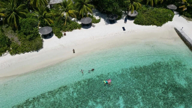 Veligandu Island Resort & Spa-2