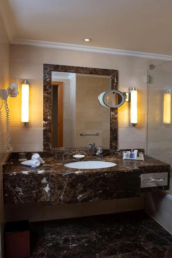 Radisson Blu Martinez Hotel Beirut-2