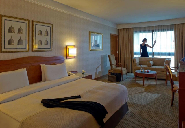 Radisson Blu Martinez Hotel Beirut-3