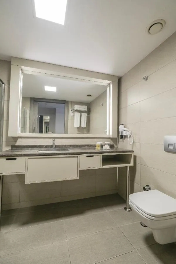 Ramada Plaza By Wyndham Izmir-3