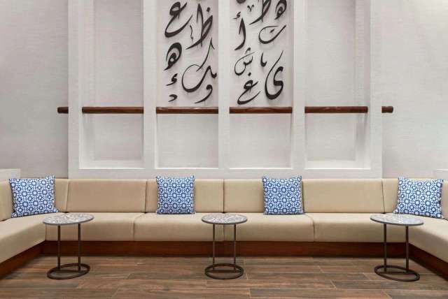 Super 8 by Wyndham Dubai Deira-4
